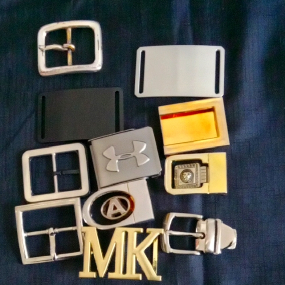 Under Armour Silver and Black Belt Buckle